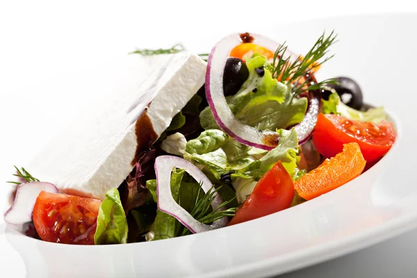 Salada com queijo — Fotografia de Stock