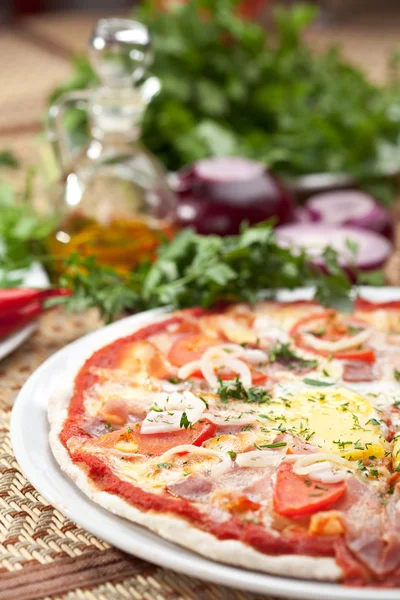 Carbonara Pizza — Zdjęcie stockowe
