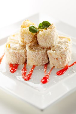 tatlı meyve suşi roll