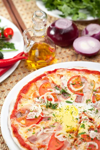 Carbonara Pizza — Zdjęcie stockowe