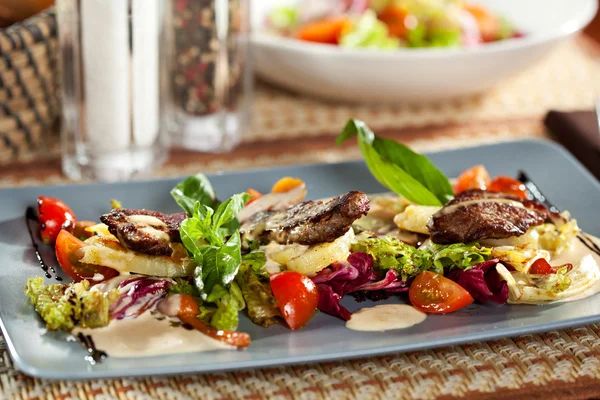 Salada de carne — Fotografia de Stock