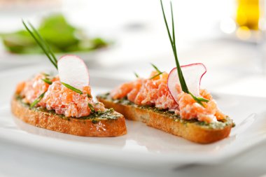 somon bruschetta