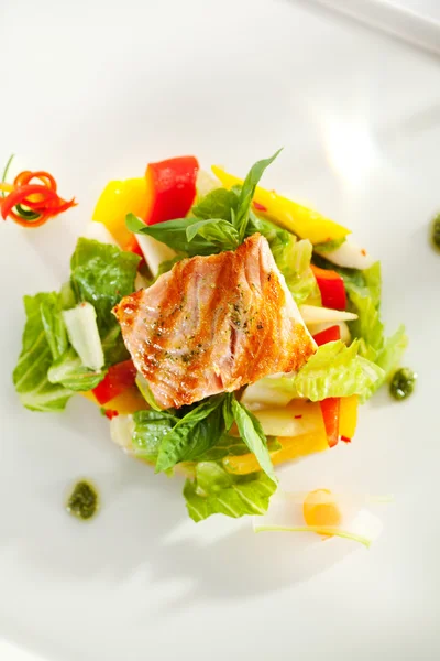 Insalata di salmone — Foto Stock