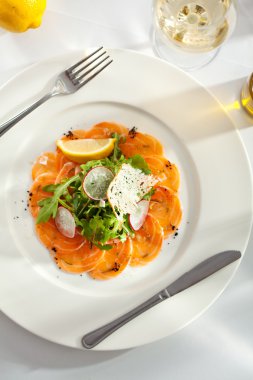 somon carpaccio