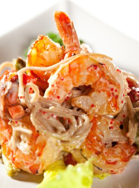 Japon mutfağı - erişte ile deniz ürünleri