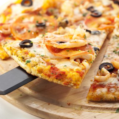 Deniz ürünleri pizza