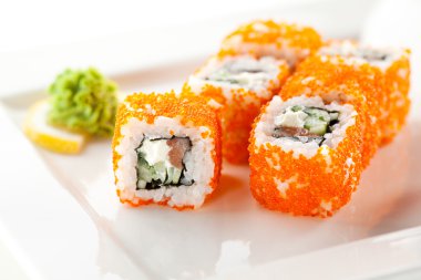 somon ve tobiko rulo