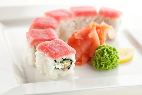 Sushi maki tuńczyk — Zdjęcie stockowe