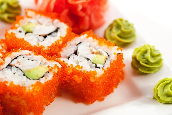 California roll z masago — Zdjęcie stockowe