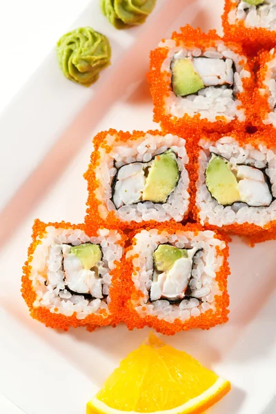 Califórnia rolo com masago — Fotografia de Stock