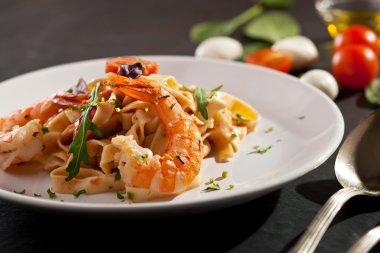 Deniz ürünleri makarna