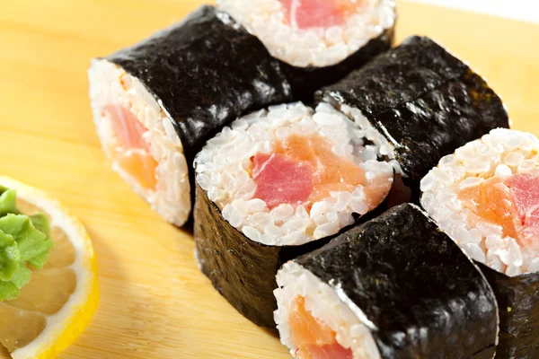 Japanese Cuisine - Sushi — Stock Photo, Image