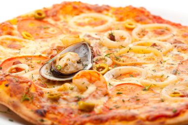 Deniz ürünleri pizza