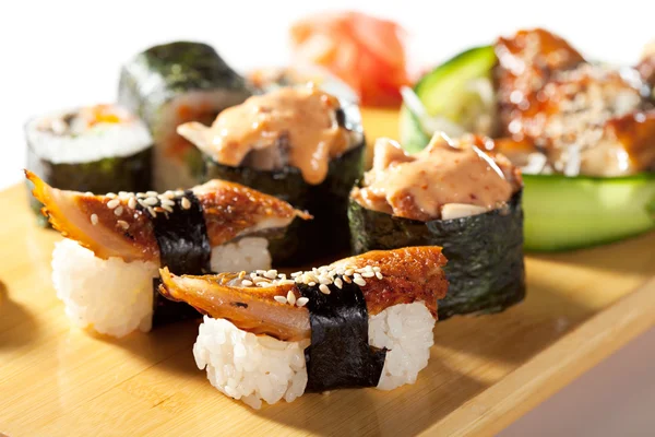 Japanese Cuisine - Sushi Set — Stock Photo, Image