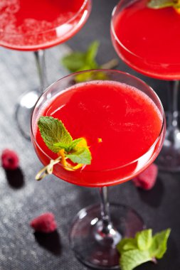 Çilek Margarita nane ile