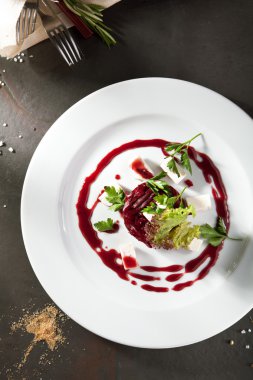 keçi peyniri ile pancar salatası