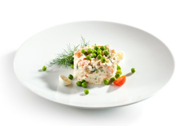 Tavuk ve yumurta salatası