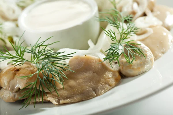 Setas en escabeche con crema agria — Foto de Stock