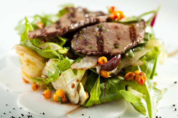 Salade de viande grillée — Photo