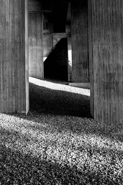 Piliers Pont Béton Brut Dans Une Rangée — Photo