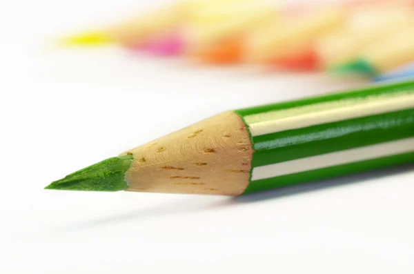 Χρωματιστά μολύβια με λευκό φόντο — Φωτογραφία Αρχείου