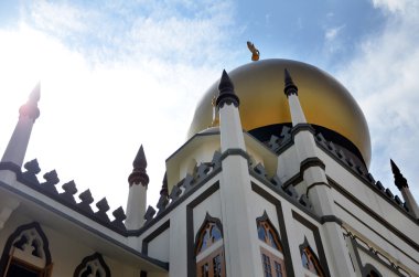 Gün görünümü ikonik Sultan Camii Singapur.