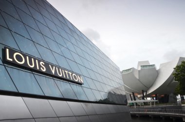 Louis Vuitton futuristik binada Marina dışarı uzanır