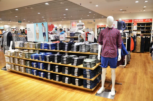 Uniqlo mağaza Changi Havaalanı, Singapur — Stok fotoğraf