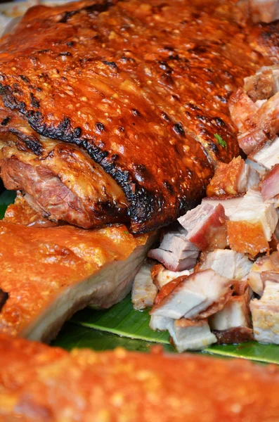 Stekt svinekjøtt på markedet – stockfoto