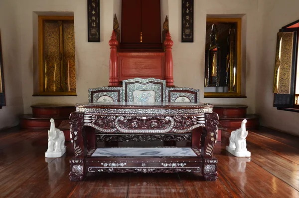 Όμορφη καρέκλα στην βασιλική κατοικία της Ταϊλάνδης — Φωτογραφία Αρχείου