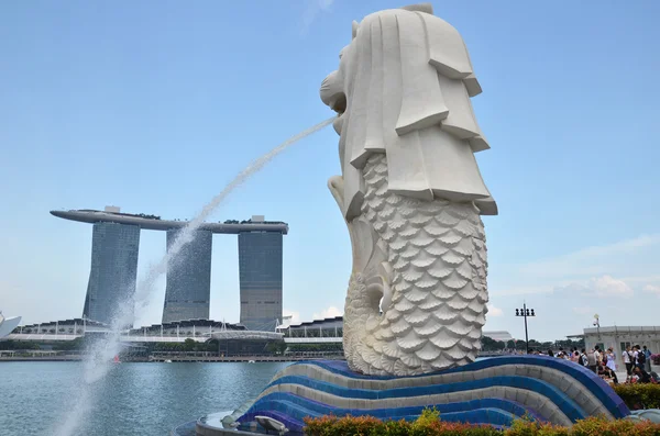 Merlion fontein in singapore — Stockfoto