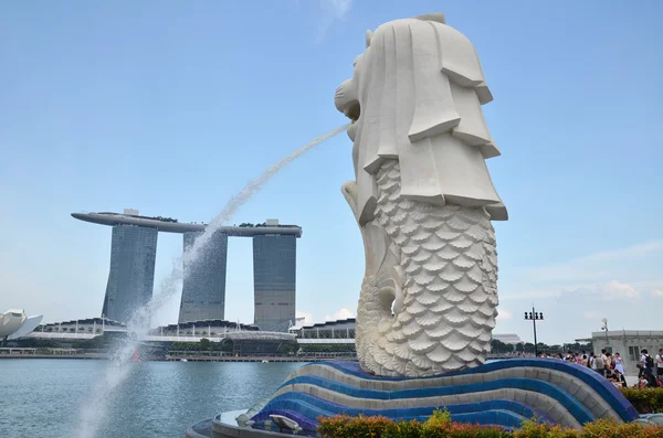 Merlion fontein in singapore — Stockfoto