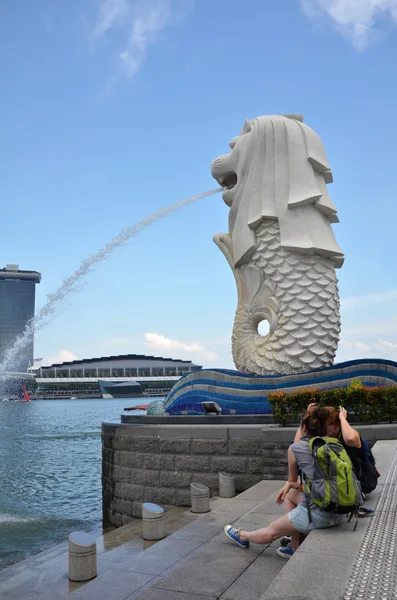 Merlion fontein in singapore — Stockfoto