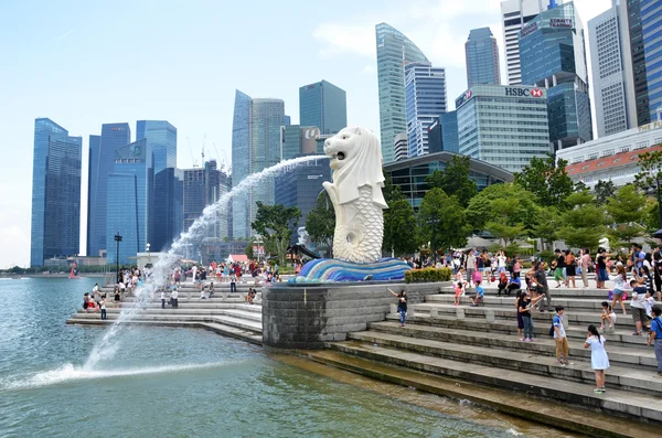 Merlion fontein in singapore — Stockfoto