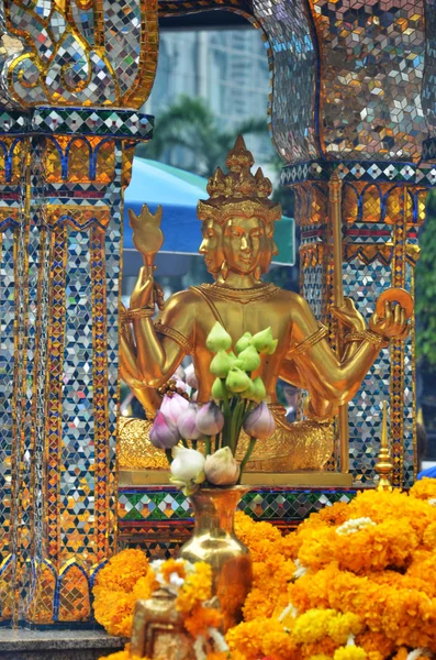 Sanctuaire Erawan, sanctuaire hindou à Bangkok — Photo
