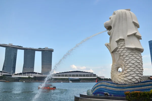 在新加坡的鱼尾狮喷泉 — 图库照片