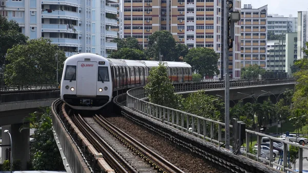 Singapore Nov 2020 Singapore Mass Rapid Train Mrt Närmar Sig — Stockfoto