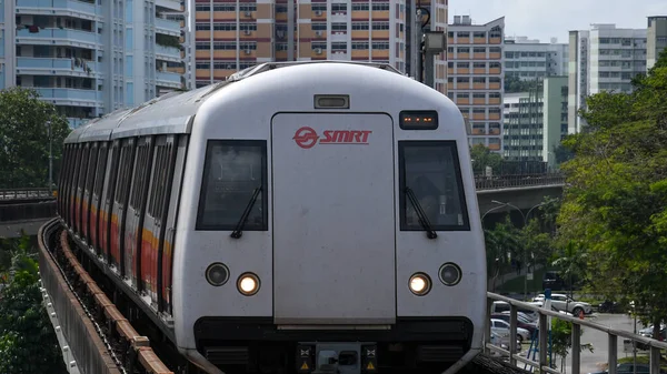 Singapore Nov 2020 Singapore Mass Rapid Train Mrt Närmar Sig — Stockfoto