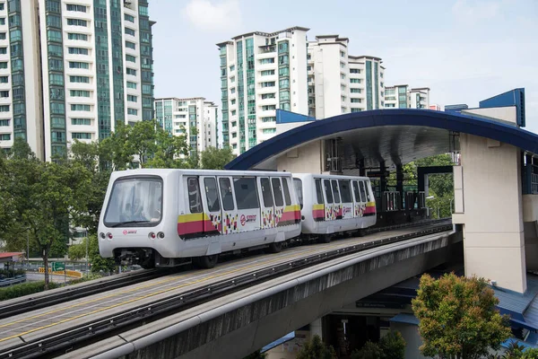 Singapur November 2020 Selbstfahrende Leichte Stadtbahn Auf Hochgleisen Singapur Stadtbahn — Stockfoto