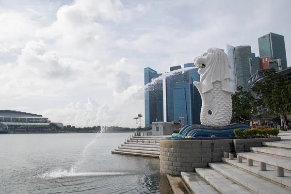 Singapore Nov 2020 Merlion Fountain Front Marina Bay Sands Hotel — Stock Photo, Image