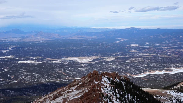 派克斯峰国家公园，在冬天的科罗拉多州风景视图 — 图库照片