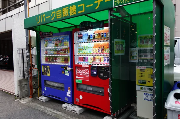坐落在京都街头自动售货机 — 图库照片