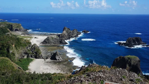 Beautiful coast and rock — Stock Photo, Image