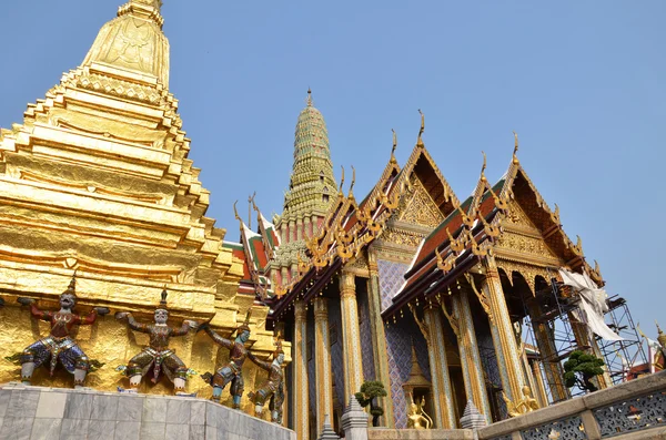 Eine goldene Pagode, großer Palast, Bangkok — Stockfoto