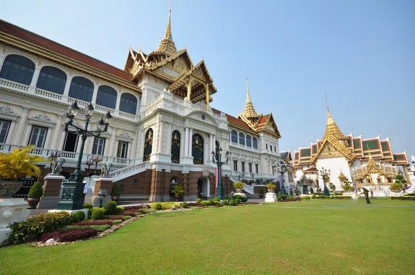 Yolcuları Chakri maha prasat salonu ziyaret — Stok fotoğraf