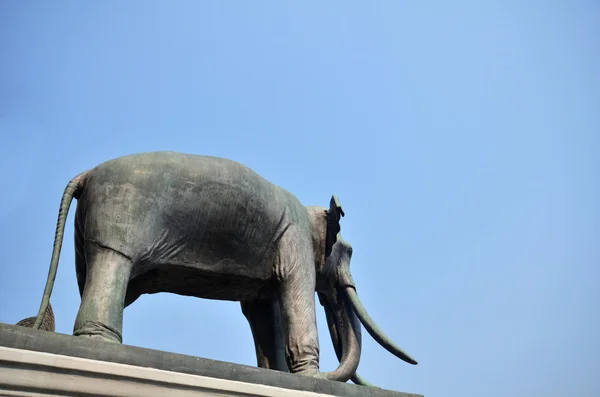 Elephant statue in Grand Palace — Stock Photo, Image