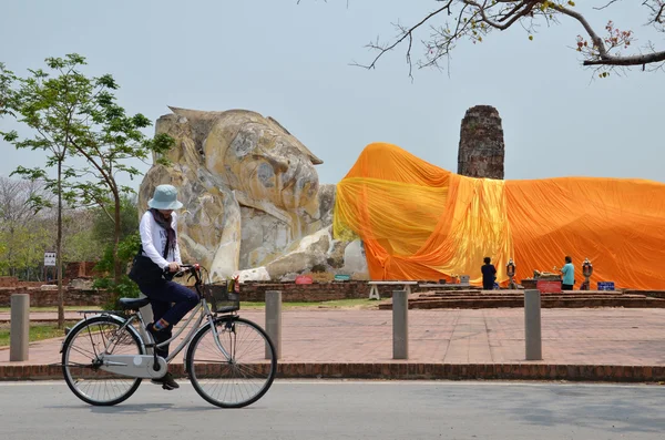 Wat Lokayasutharam es el Templo del Buda Reclinado en Ayutthaya —  Fotos de Stock