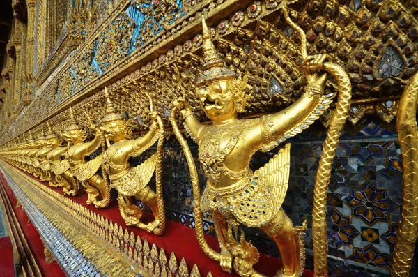 Garuda in Wat Phra Kaew Grand Palace of Thailand — Stock Photo, Image