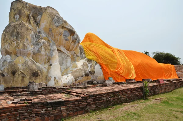 Wat Lokayasutharam est Temple de Bouddha couché à Ayutthaya — Photo