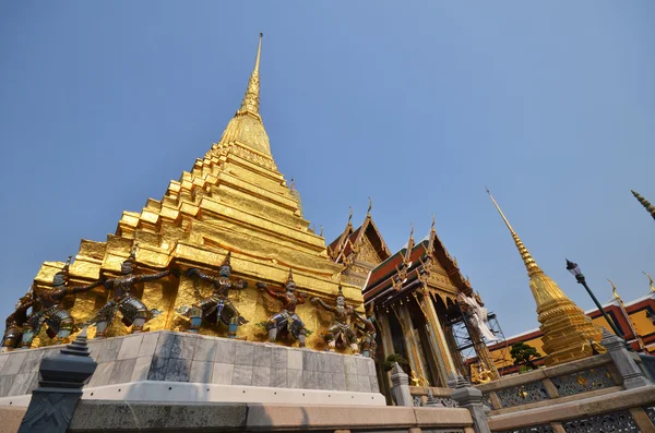 Pagoda d'oro nel Grand Palace, Bangkok — Foto Stock